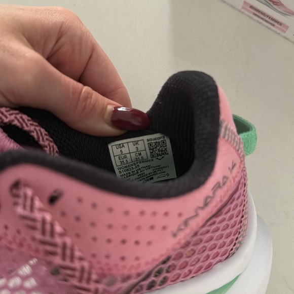 Saucony Kinvara 14. Size 5. Peony | Spring. Never been worn! - Picture 4 of 4
